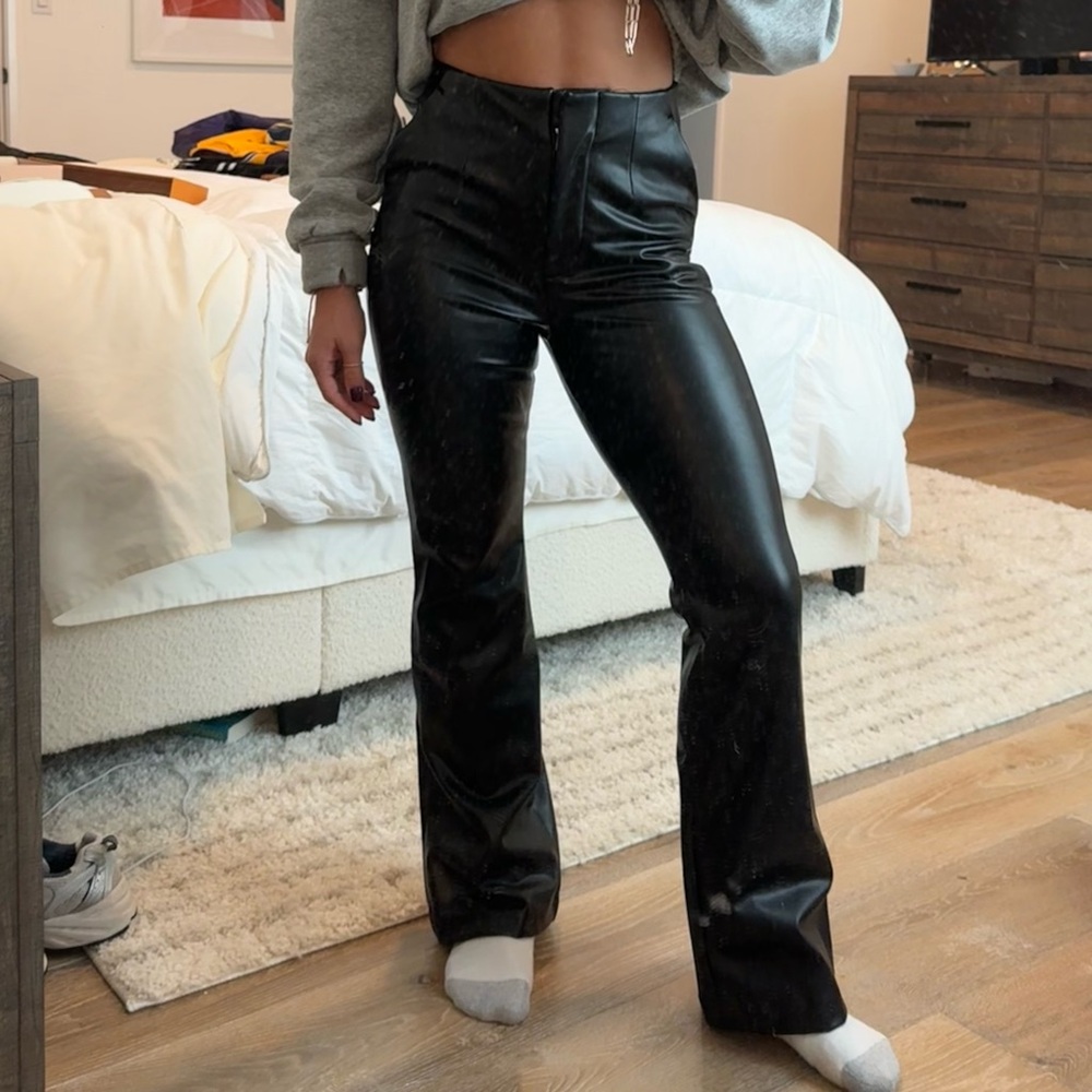 Abercrombie Vegan Leather pants 24/00 short length